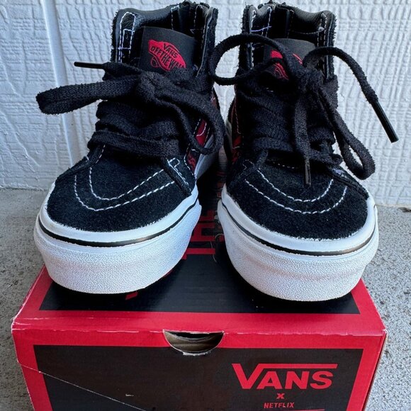 VANS x Stranger Things Sk8-Hi Zip Reissue Friends Don't Lie KIDS SHOES - Picture 10 of 11